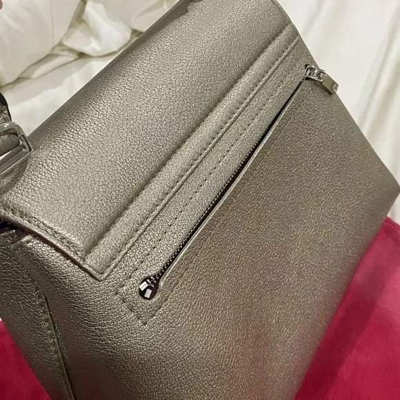👜Carolina Herrera cross body súper good condition👜 - Picture 8 of 16
